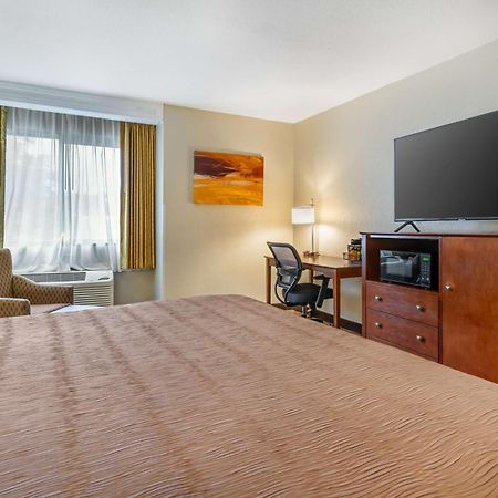 Best Western John Muir Inn Martinez Bagian luar foto