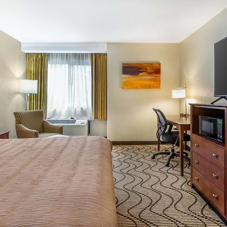Best Western John Muir Inn Martinez Bagian luar foto