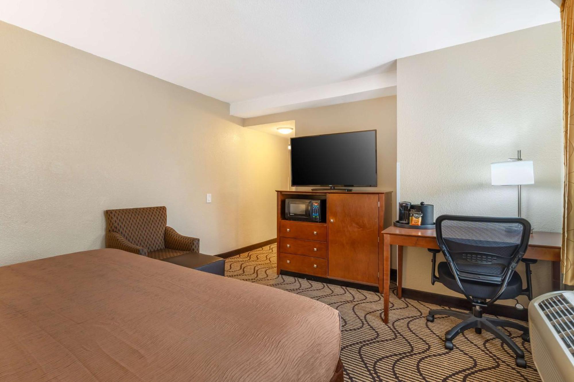 Best Western John Muir Inn Martinez Bagian luar foto