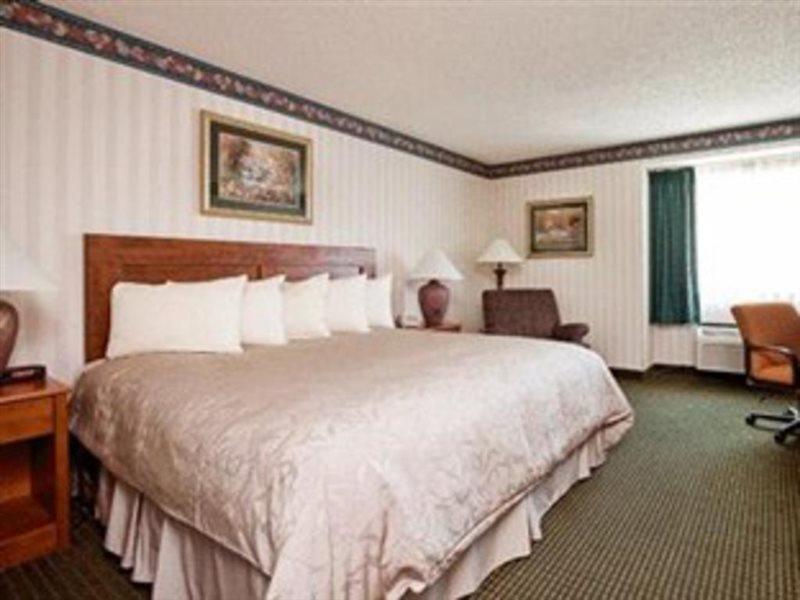 Best Western John Muir Inn Martinez Bagian luar foto